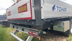Полуприцеп бортовой Тонар B3-13 9888 — задний бампер и световая панель